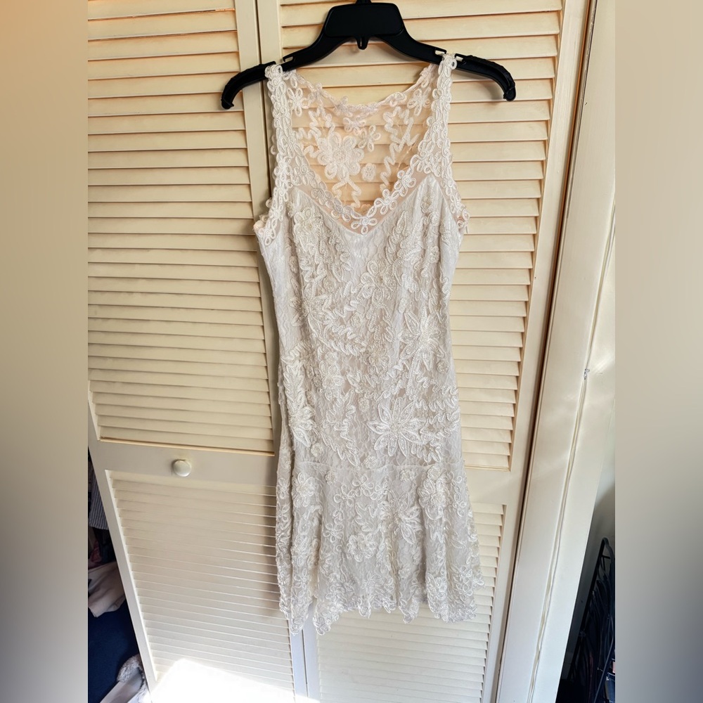 Like New!! Sue Wong Size 8 Ivory Lace Beaded Dress👰🏼‍♀️ - Picture 2 of 11